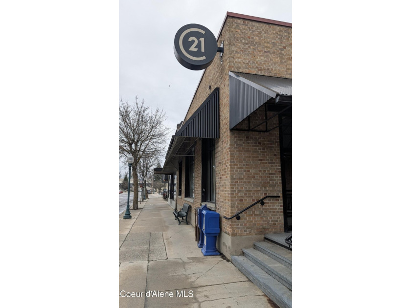 Good quality office/retail building in the heart of downtown - photo 2