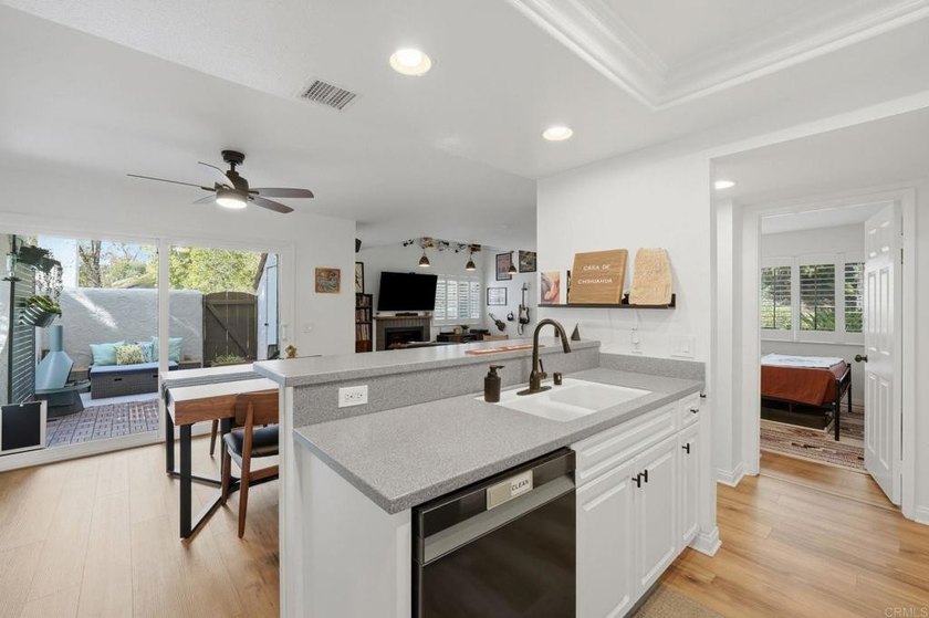 Welcome to this beautifully maintained (FHA and VA Approved) - photo 12