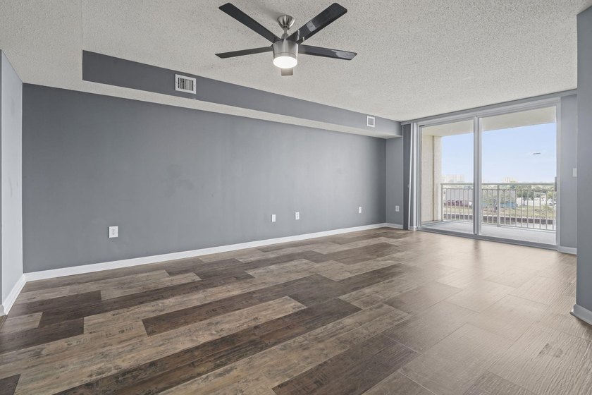 Welcome to Yacht Club Villas in the highly sought-after Barefoot - photo 21