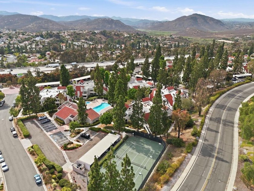 Welcome to this beautifully maintained (FHA and VA Approved) - photo 31