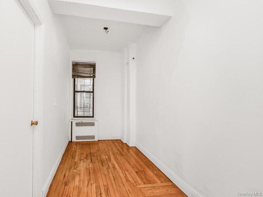 Welcome to 860 Grand Concourse #1i. Landmark Art Deco - photo 2