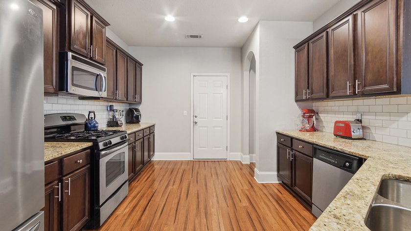 OVERSIZED LOT !! Take a look at this beautiful 3 bedroom, 2 bath - photo 27