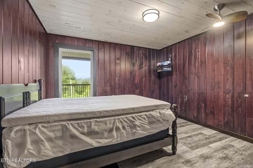 Welcome to your Smoky Mountain escape! Ideally located just - photo 31