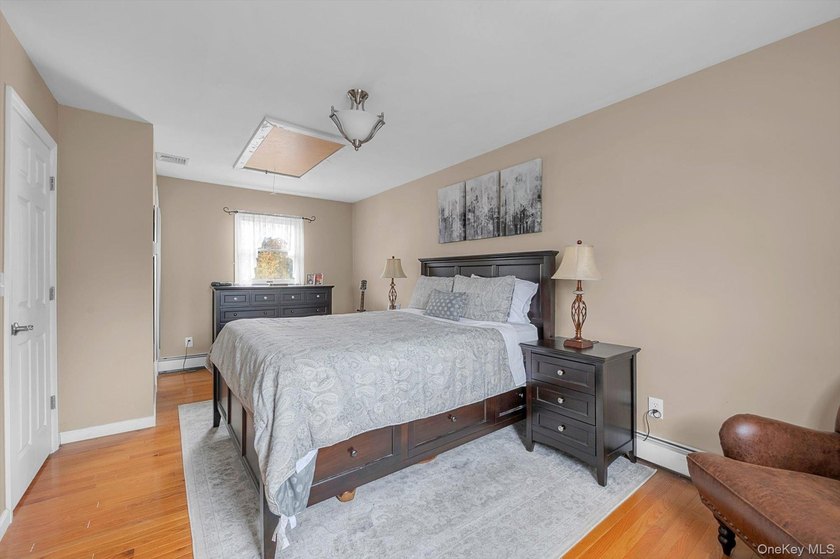 Stop looking and start packing! Beautifully renovated within the - photo 16