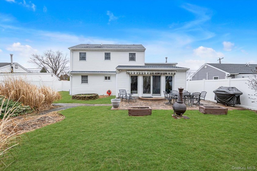 Stop looking and start packing! Beautifully renovated within the - photo 20