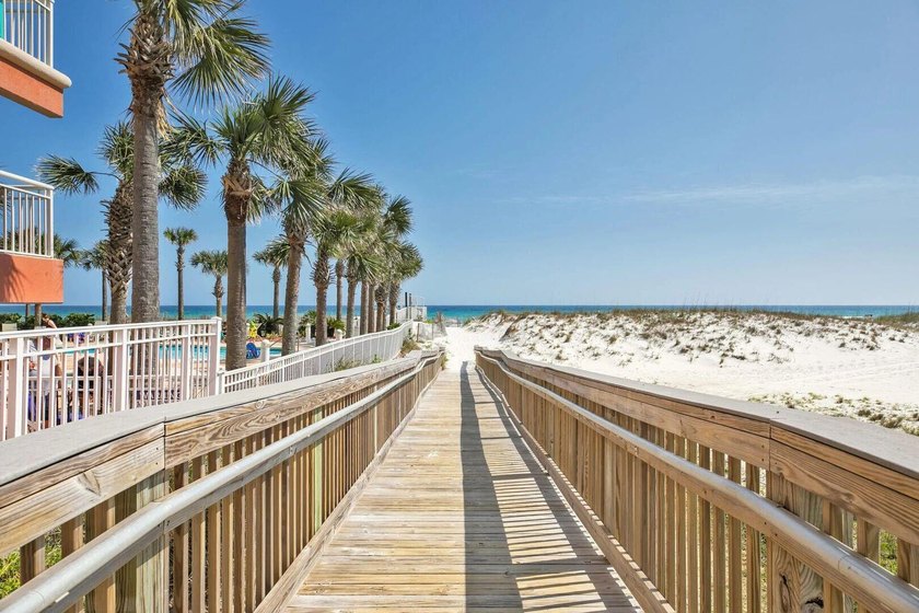 Luxury updates, deeded beach access and superb Destin Florida - photo 12