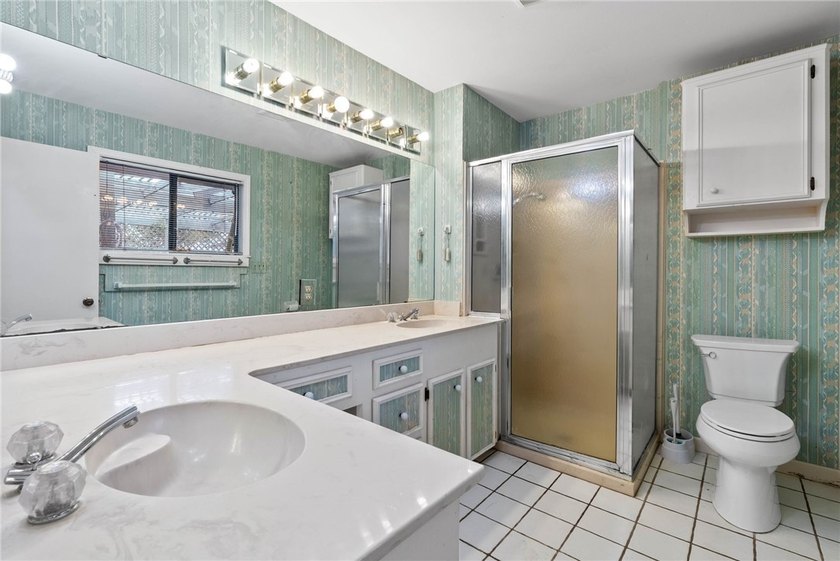 Charming 1955 Home with Endless Potential - Investor's Dream! - photo 9
