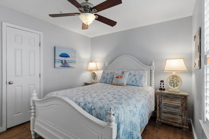 Luxury updates, deeded beach access and superb Destin Florida - photo 42