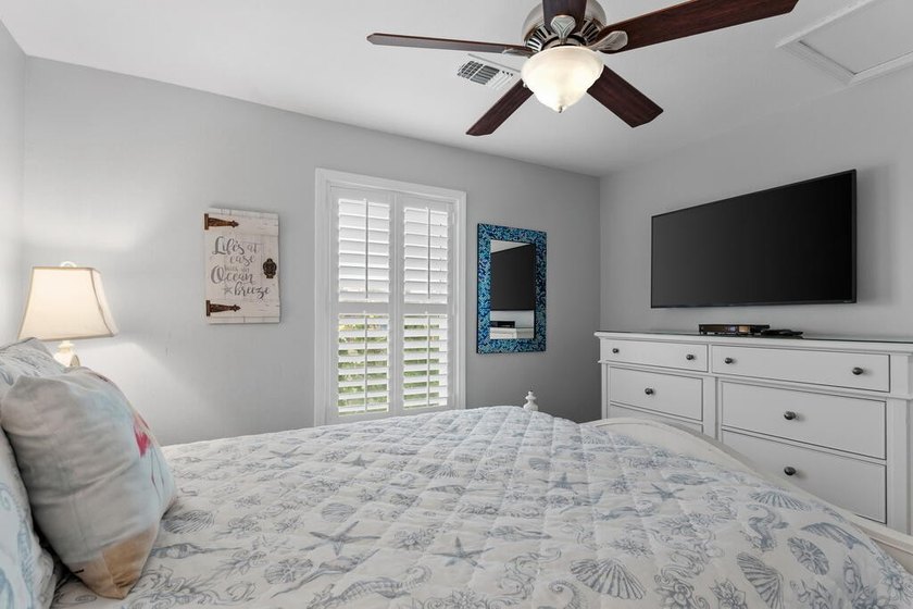 Luxury updates, deeded beach access and superb Destin Florida - photo 43