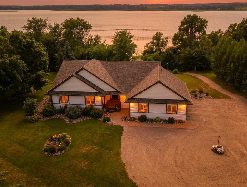 Enjoy peaceful lake living on beautiful Big Swan Lake with over - photo 4