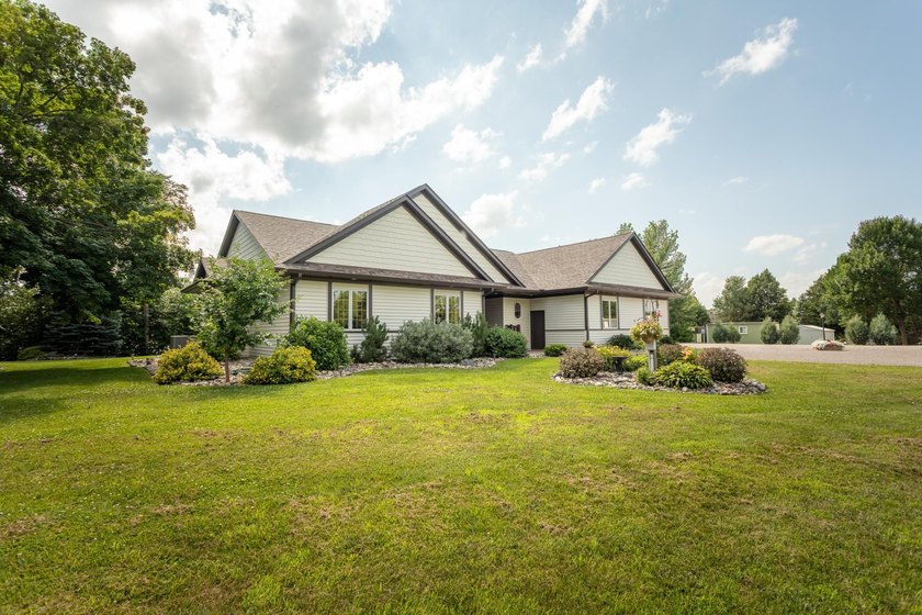 Enjoy peaceful lake living on beautiful Big Swan Lake with over - photo 10