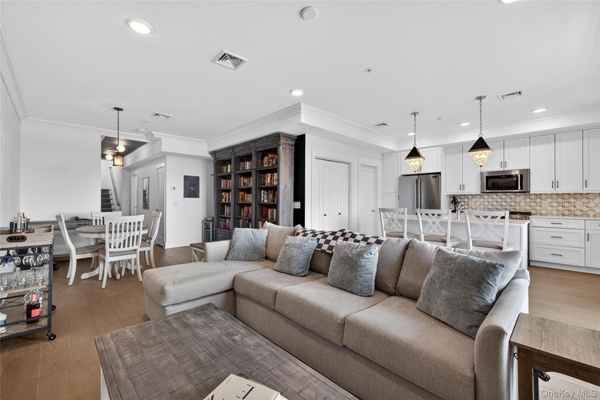 Waterfront Townhome | Balcony Water Views | Steps to LIRR | - photo 24