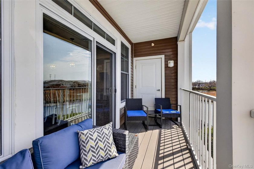 Waterfront Townhome | Balcony Water Views | Steps to LIRR | - photo 29