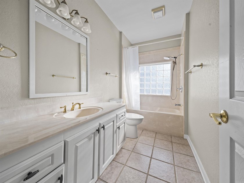 7 Resplandor Loop | Lake Balboa Views &amp; Solid Build Experience - photo 34