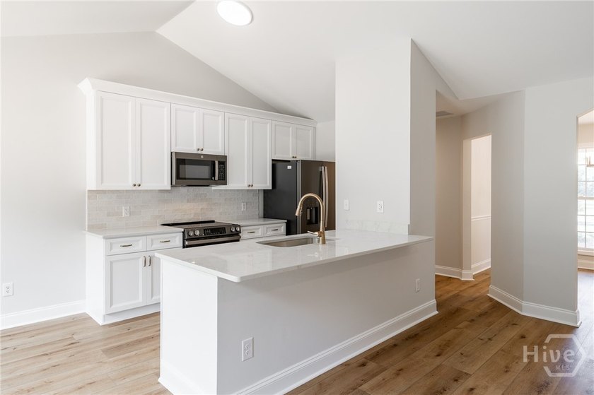 Welcome to 1040 Stone Shoals Terrace - a fully renovated - photo 15