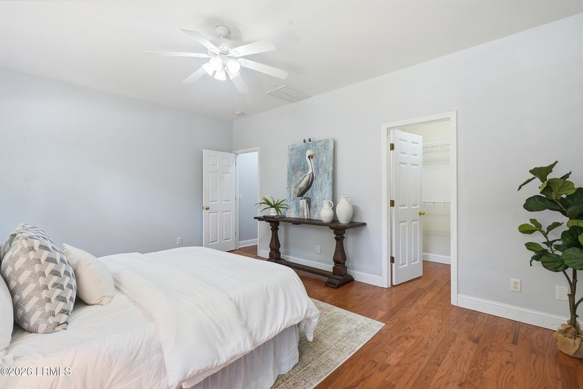 Welcome to Royal Pines! This spacious 5-bedroom, 3-bath with a 2 - photo 22