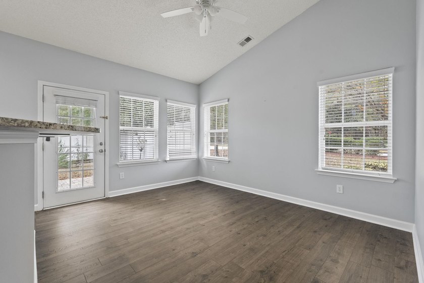 Welcome to 152 Rose Water Loop - a beautiful, move-in ready - photo 11