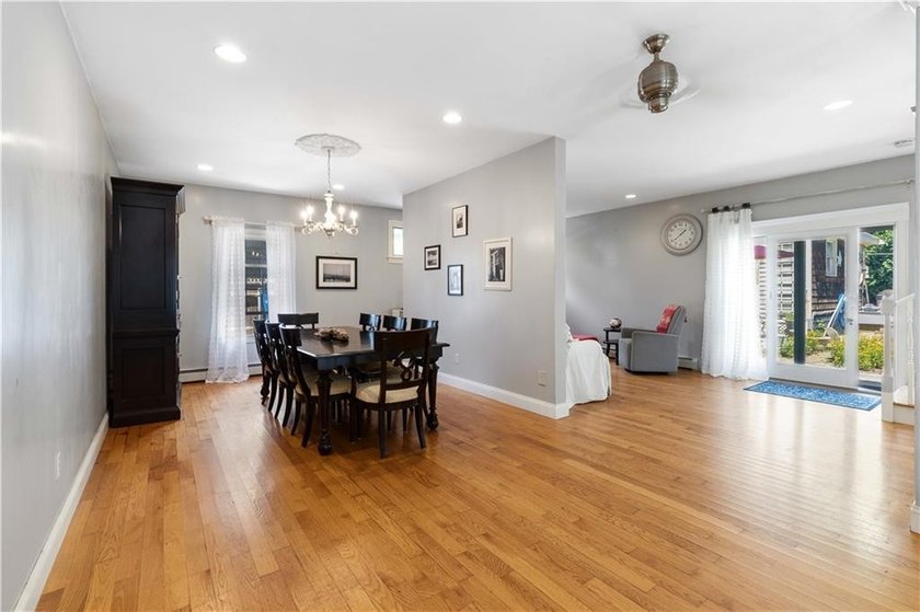 Located in Bristol's desirable Bayside Shore neighborhood, 30 - photo 11