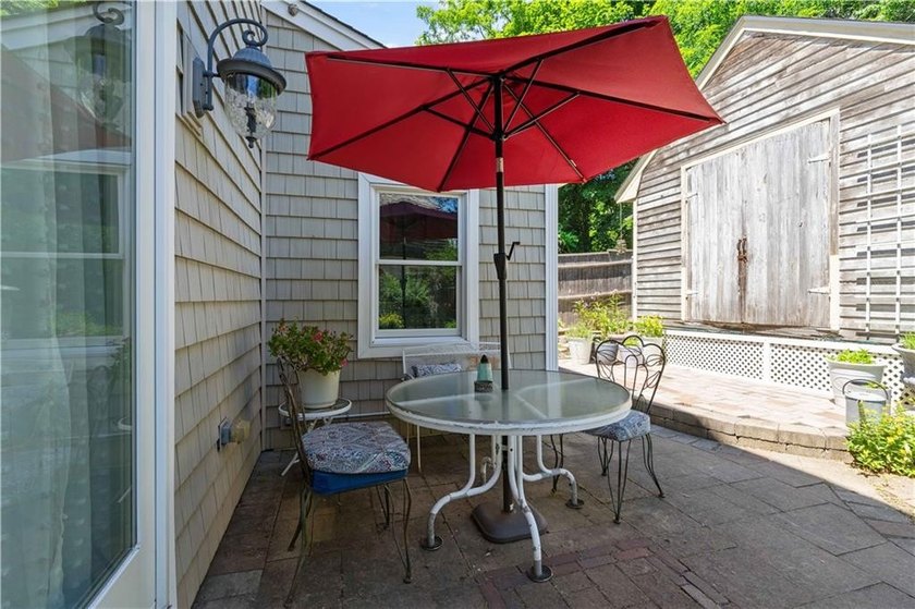 Located in Bristol's desirable Bayside Shore neighborhood, 30 - photo 12