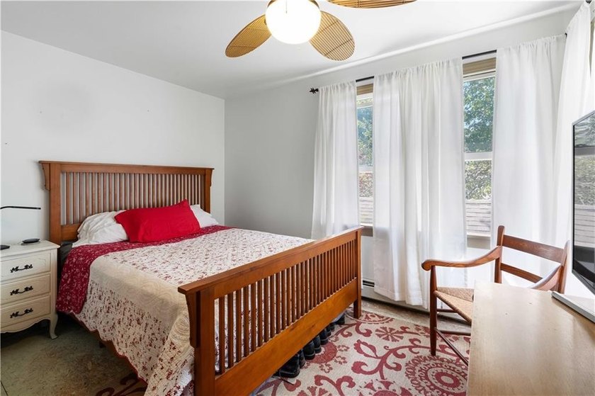 Located in Bristol's desirable Bayside Shore neighborhood, 30 - photo 17