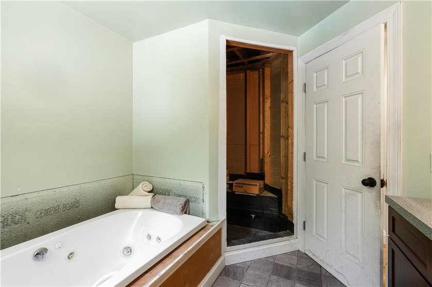 Located in Bristol's desirable Bayside Shore neighborhood, 30 - photo 20