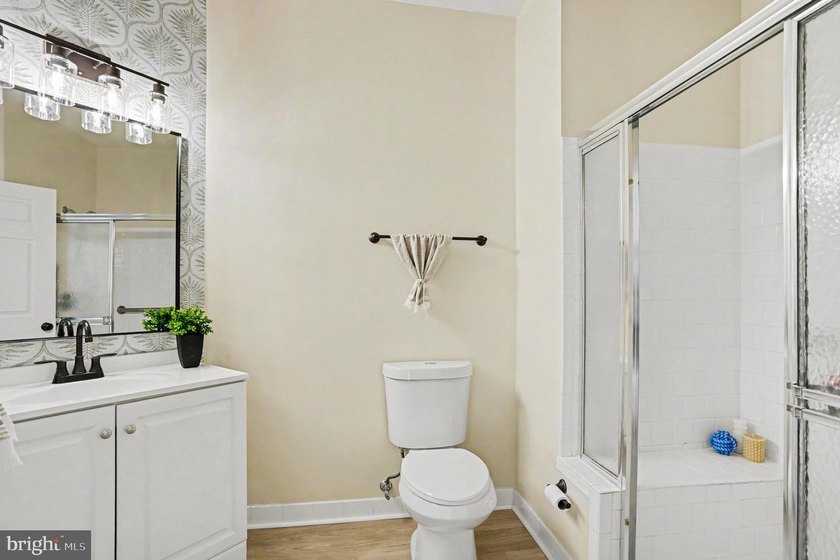 Welcome to easy, maintenance-free living in the highly - photo 22