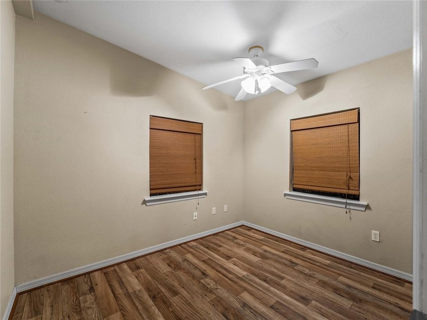 Charming and well-maintained 3-bedroom, 2-bath split floorplan - photo 22