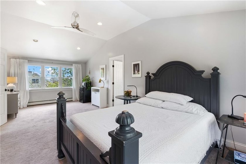Located in Bristol's desirable Bayside Shore neighborhood, 30 - photo 24