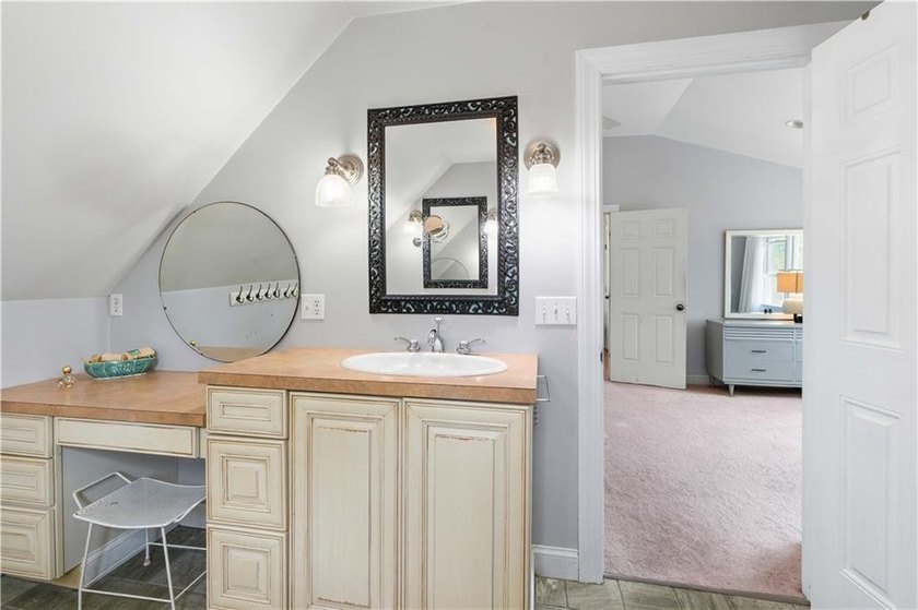 Located in Bristol's desirable Bayside Shore neighborhood, 30 - photo 27