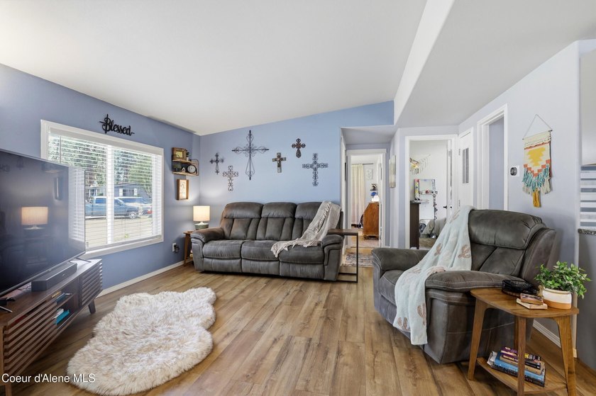 Beautifully updated and exceptionally maintained manufactured - photo 6