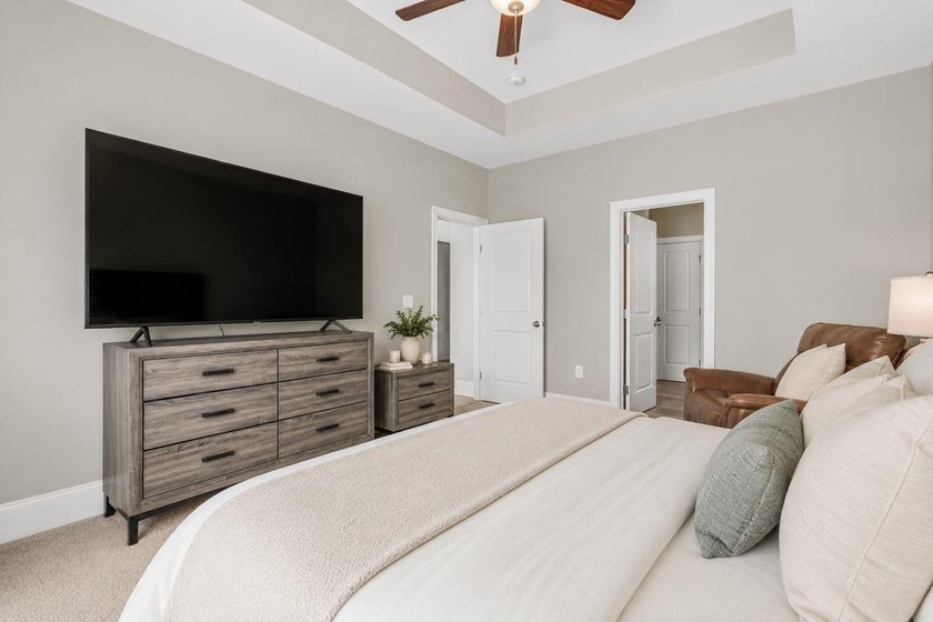 Welcome to this immaculate, move-in-ready four-bedroom, two full - photo 23