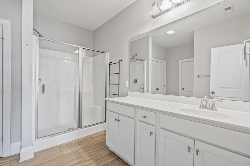 Welcome to this immaculate, move-in-ready four-bedroom, two full - photo 25