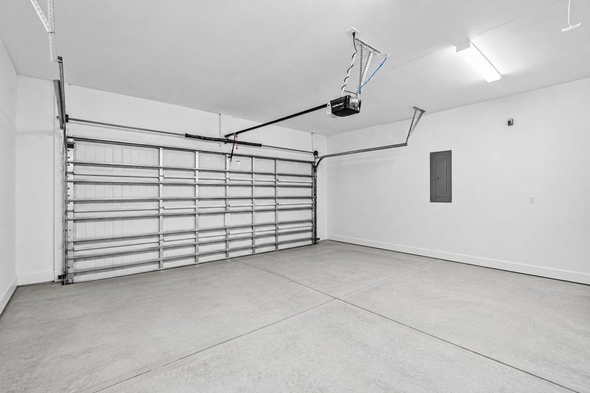 Welcome to this immaculate, move-in-ready four-bedroom, two full - photo 31