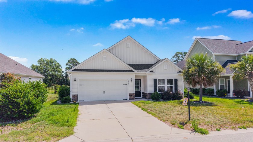 Welcome to this immaculate, move-in-ready four-bedroom, two full - photo 32