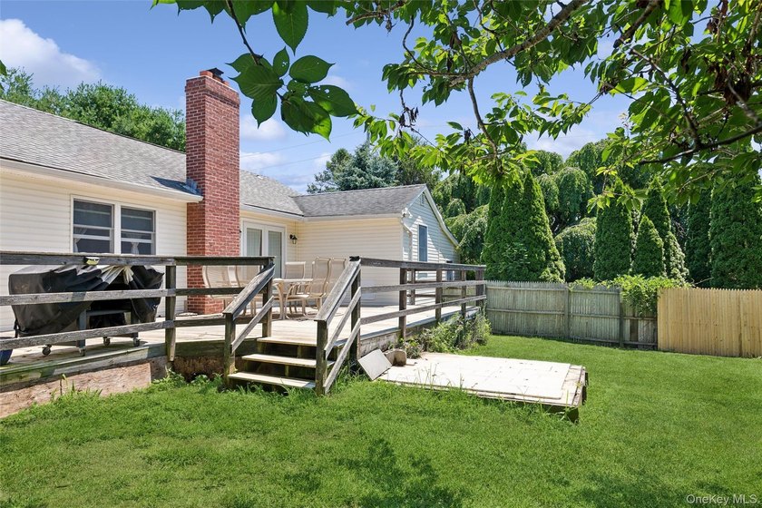 Nestled on a landscaped corner property in the heart of - photo 18