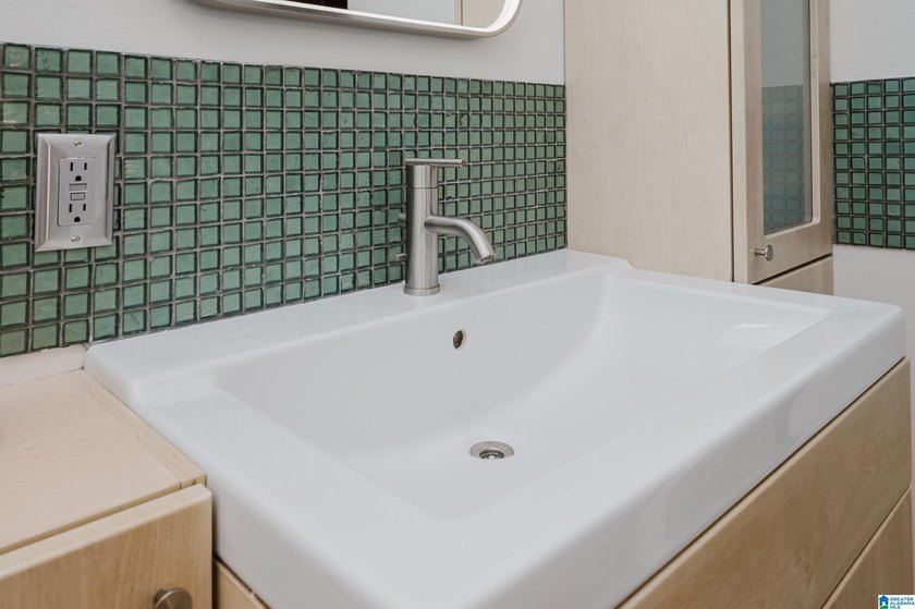 Rare opportunity to own a spacious loft-style 1BR/1BA condo in - photo 45