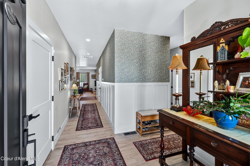 It's perfect Idaho Living! Timeless architecture meets modern - photo 5