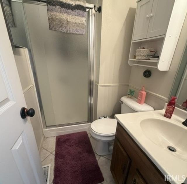 A rare find at Eagle pointe a ground level Waters Edge unit with - photo 19