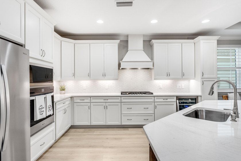 Your Coastal Paradise Awaits! For the buyer that is looking for - photo 23