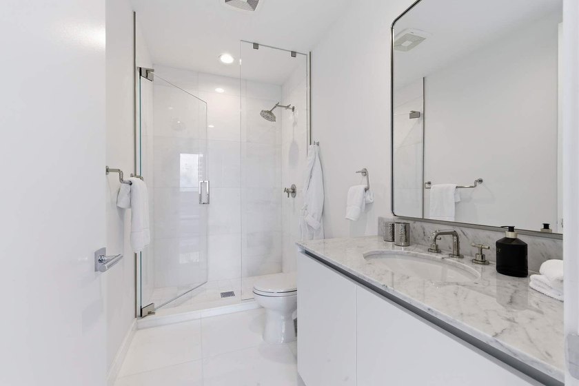 Turnkey and fully furnished, this 4 BR/ 4.5 BA flow through home - photo 30