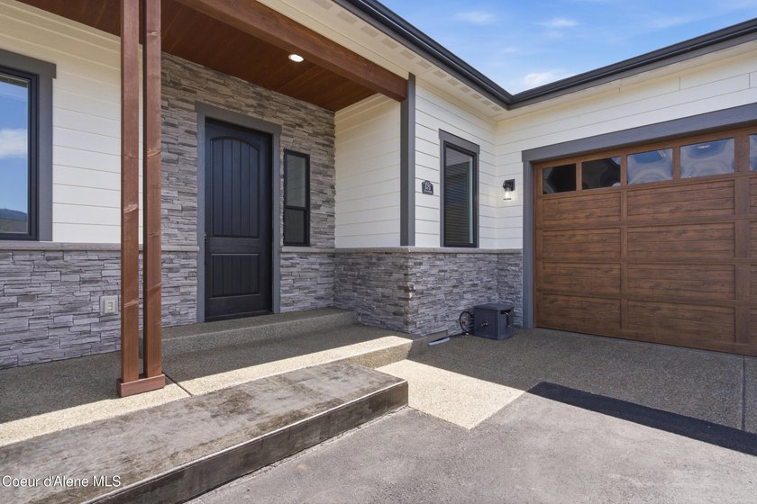 Set against the scenic fairways of Stoneridge Golf Course, this - photo 3