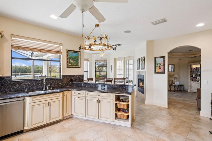 ***Stunning Luxury Equestrian Estate on 10.6 Private Acres - - photo 11