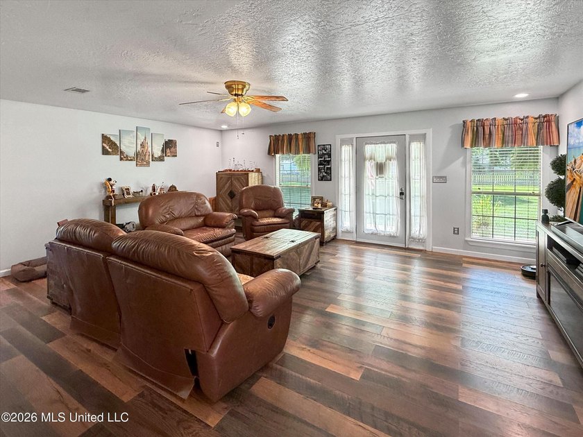 Welcome to 3506 Jerry Davis Road-a meticulously updated - photo 11