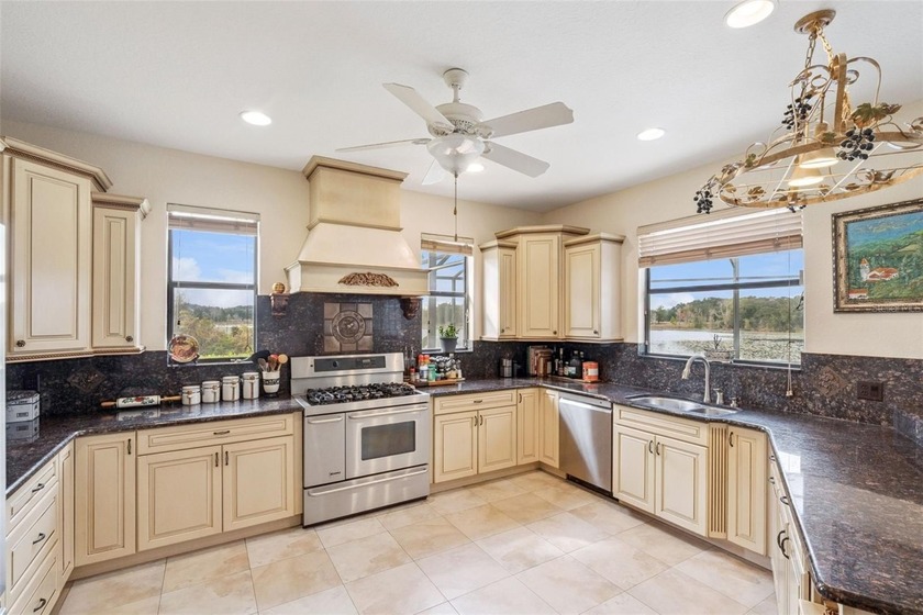 ***Stunning Luxury Equestrian Estate on 10.6 Private Acres - - photo 12