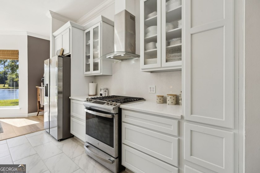THIS BEAUTIFULLY UPDATED THREE-BEDROOM HOME IN OSPREY COVE IS - photo 18