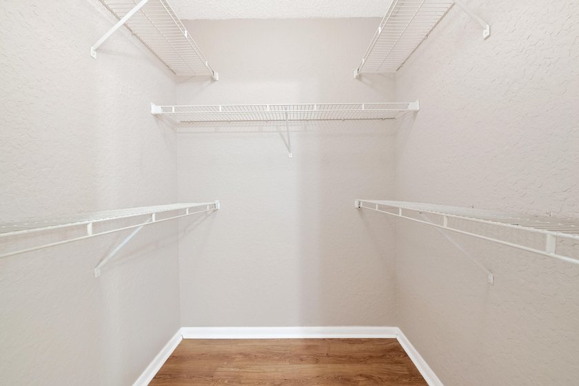 Charming second-floor 2BR/2BA condo in Oakland Forest with - photo 18