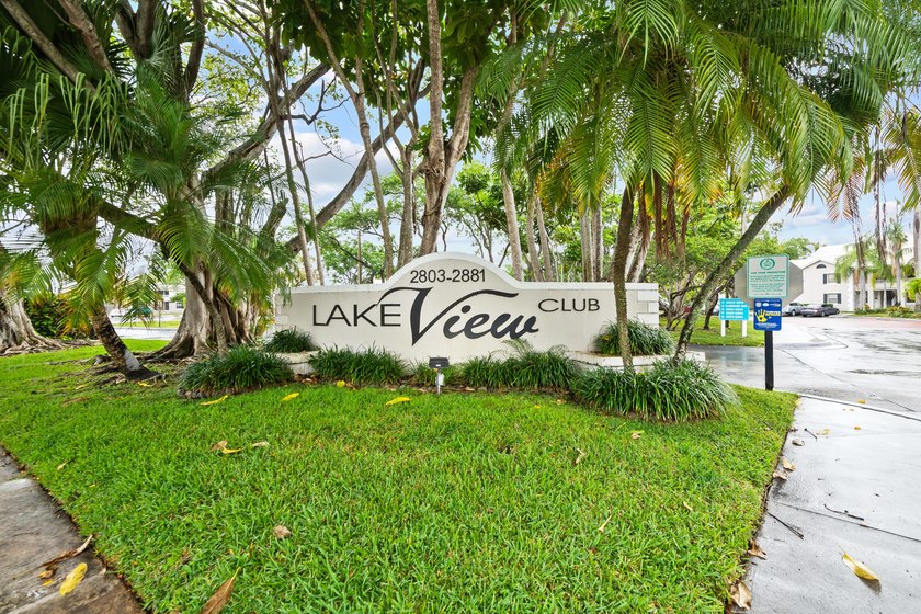 Charming second-floor 2BR/2BA condo in Oakland Forest with - photo 27