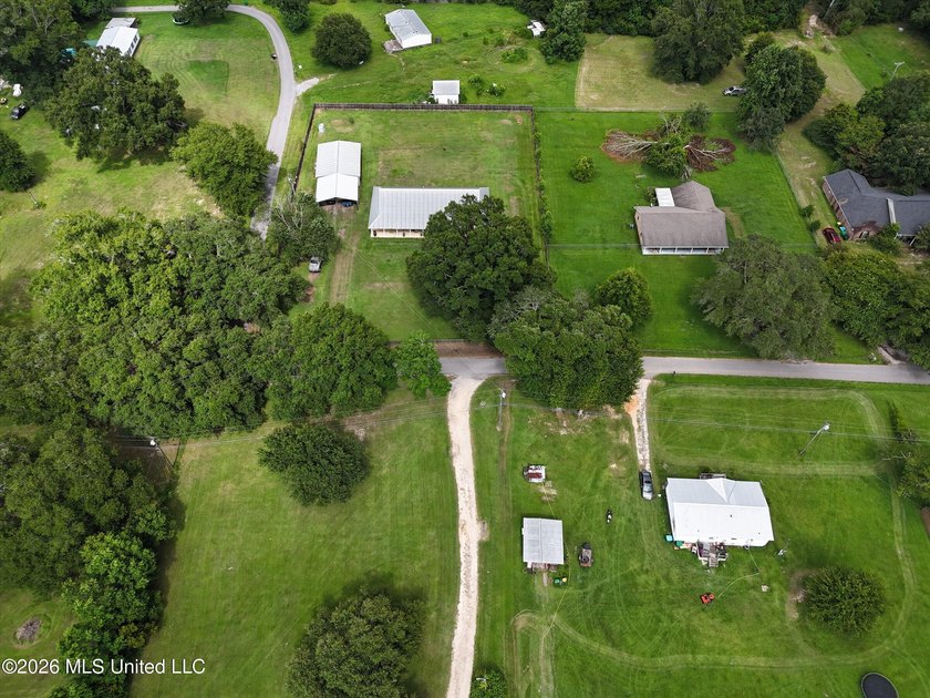 Welcome to 3506 Jerry Davis Road-a meticulously updated - photo 31
