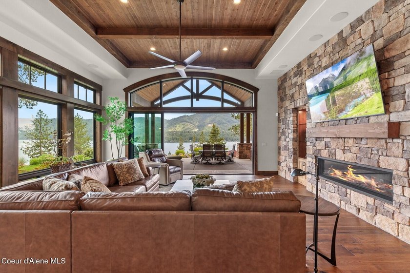 An extraordinary Rim beauty in the coveted gated community of - photo 5