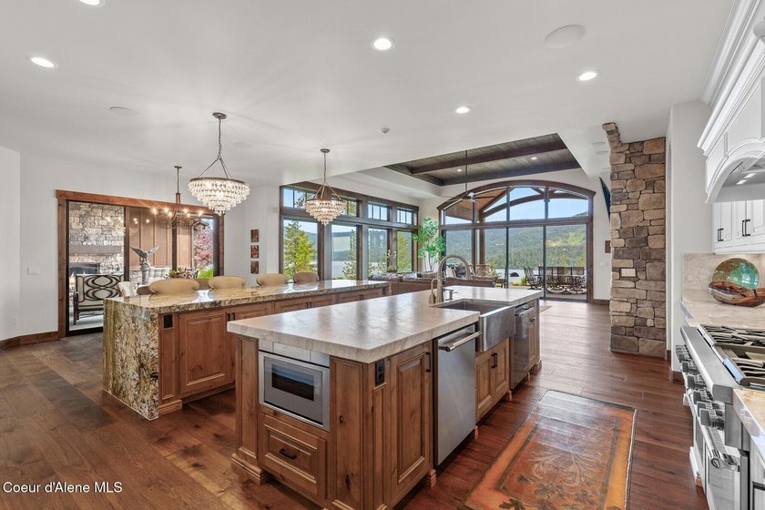 An extraordinary Rim beauty in the coveted gated community of - photo 6